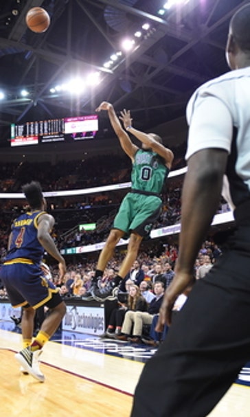 Celts stun Cavs on Avery Bradley buzzer-beater